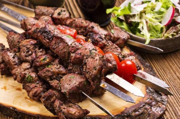 طرز تهیه کباب چنجه ترد و آبدار رستورانی در خانه